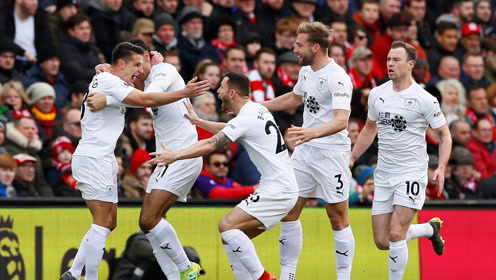 迫使对手后 迫使对手后