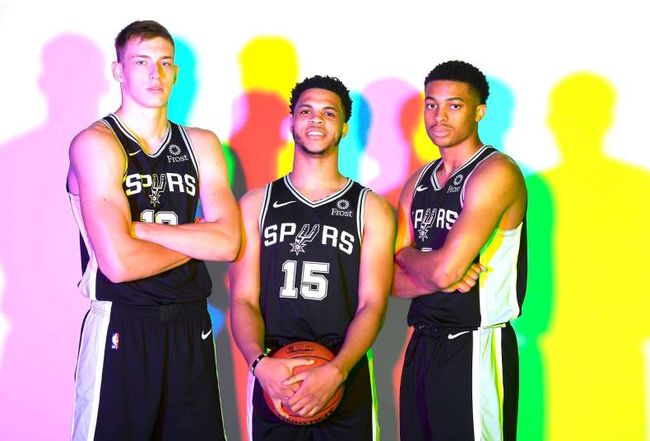 这把标尺让 这把标尺让